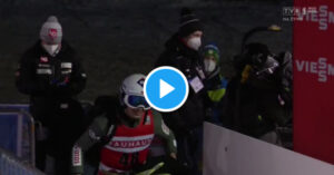 Kamil Stoch spieszący się, by oddać skok w drugiej serii